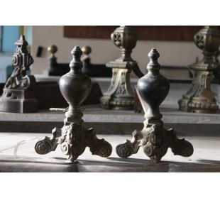 012 COPPIA DI ALARI PER CAMINETTO MAGNIFICANTI IL RE SOLE