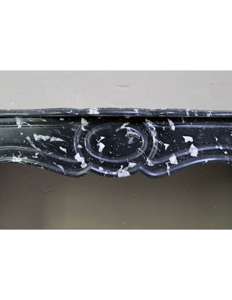 019 ANTIQUE ORIGINAL LOUIS XV "POMPADOUR PLAT" FIREPLACE MANTEL IN BLACK MARQUINIA MARBLE