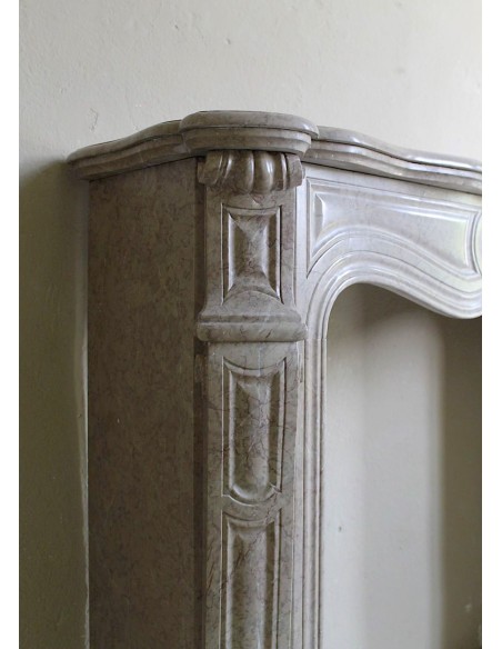 057 ANTIQUE ELEGANT LOUIS XV "PIED GALBÉ" FIRE SURROUND CARVED IN BEIGE LUNEL MARBLE