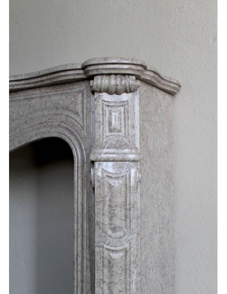 057 ANTIQUE ELEGANT LOUIS XV "PIED GALBÉ" FIRE SURROUND CARVED IN BEIGE LUNEL MARBLE