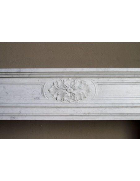 259 ANTIQUE LOUIS XVI "DÉMI-LUNE TROIS FLEURS" FIREPLACE MANTEL IN WHITE CARRARA MARBLE