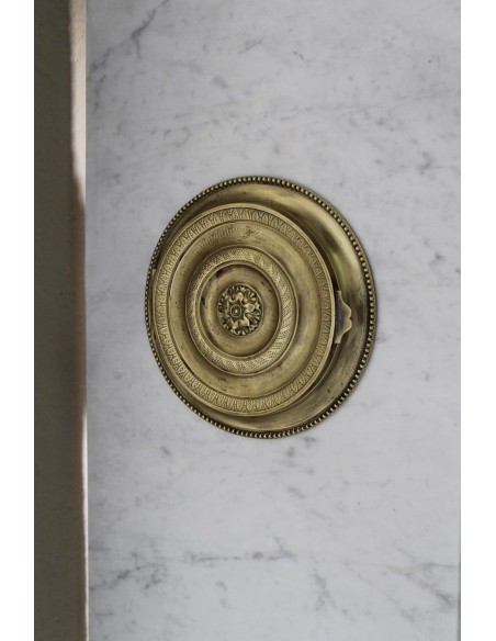 259 ANTIQUE LOUIS XVI "DÉMI-LUNE TROIS FLEURS" FIREPLACE MANTEL IN WHITE CARRARA MARBLE