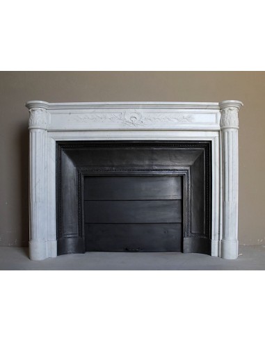 Important Louis XVI marble fireplace mantel carved in White marble with fluted Neoclassical columns