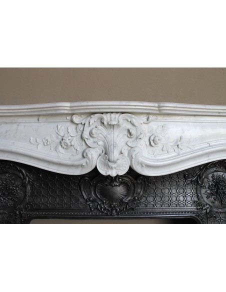 070 AG ANTIQUE FLORAL LOUIS XV "DAUPHIN" FIREPLACE MANTEL IN WHITE CARRARA "P" MARBLE WITH ITS OWN ARTISTIC CAST IRON INSERT
