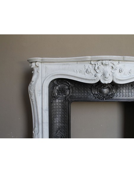 070 AG ANTIQUE FLORAL LOUIS XV "DAUPHIN" FIREPLACE MANTEL IN WHITE CARRARA "P" MARBLE WITH ITS OWN ARTISTIC CAST IRON INSERT