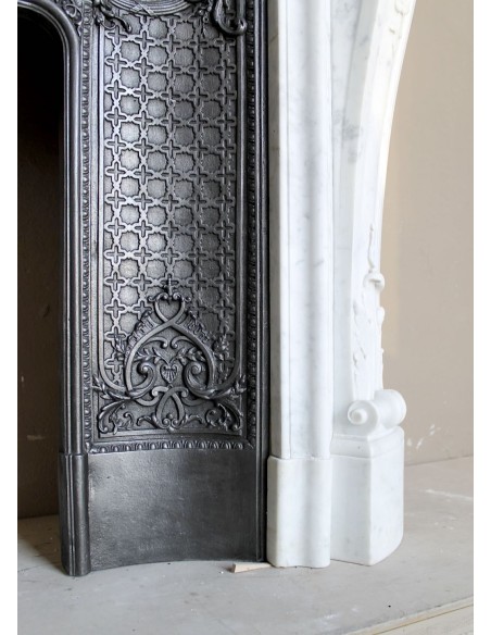 070 AG ANTIQUE FLORAL LOUIS XV "DAUPHIN" FIREPLACE MANTEL IN WHITE CARRARA "P" MARBLE WITH ITS OWN ARTISTIC CAST IRON INSERT