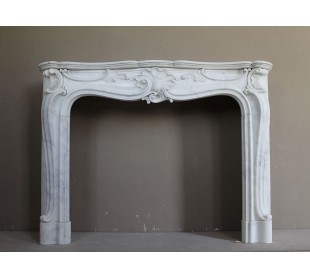 Antique fireplace carved in white Calacatta marble of Art Nouveau style belonging to the famous Majorelle family.