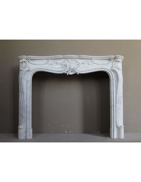 Antique fireplace carved in white Calacatta marble of Art Nouveau style belonging to the famous Majorelle family.