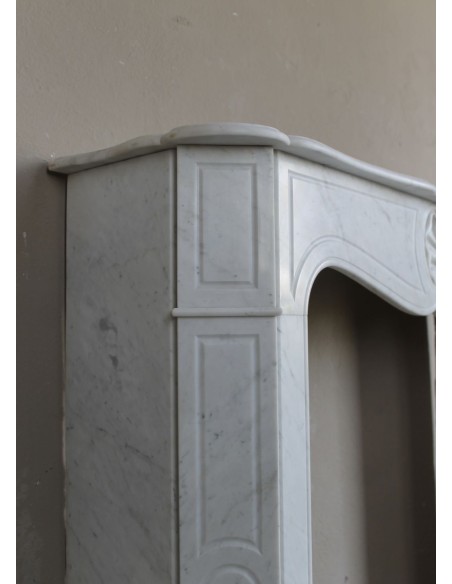 075 LOUIS XV "COQUILLE" FIREPLACE MANTEL CARVED IN WHITE CARRARA MARBLE