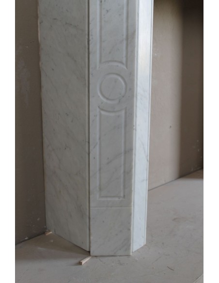 075 LOUIS XV "COQUILLE" FIREPLACE MANTEL CARVED IN WHITE CARRARA MARBLE