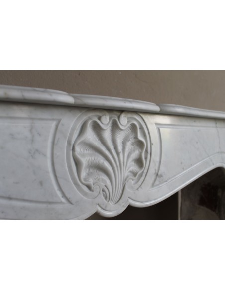 075 LOUIS XV "COQUILLE" FIREPLACE MANTEL CARVED IN WHITE CARRARA MARBLE