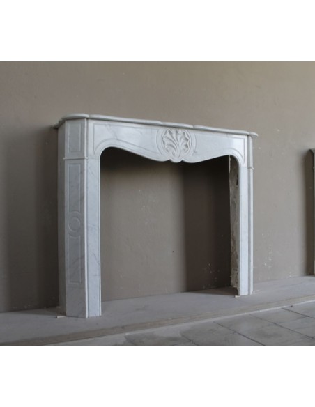 075 LOUIS XV "COQUILLE" FIREPLACE MANTEL CARVED IN WHITE CARRARA MARBLE