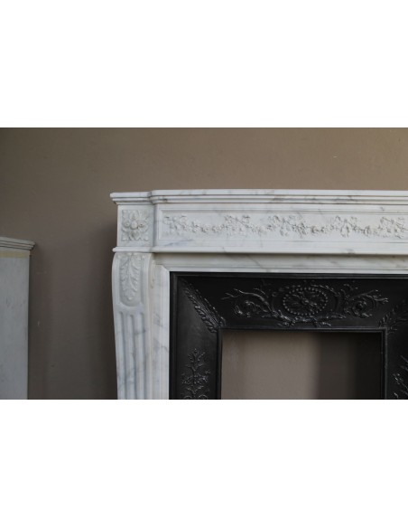 257 AG EXCEPTIONAL LOUIS XVI FIREPLACE MANTEL IN VEINED STATUARY CALACATTA MARBLE