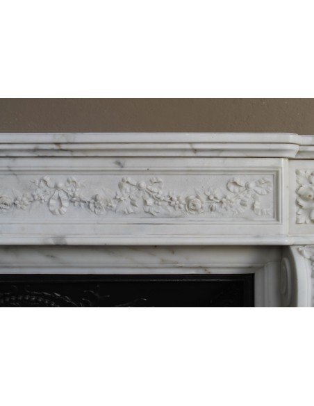 257 AG EXCEPTIONAL LOUIS XVI FIREPLACE MANTEL IN VEINED STATUARY CALACATTA MARBLE