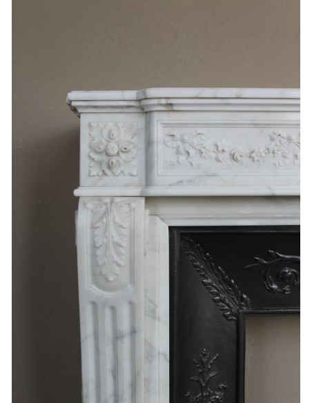 257 AG EXCEPTIONAL LOUIS XVI FIREPLACE MANTEL IN VEINED STATUARY CALACATTA MARBLE