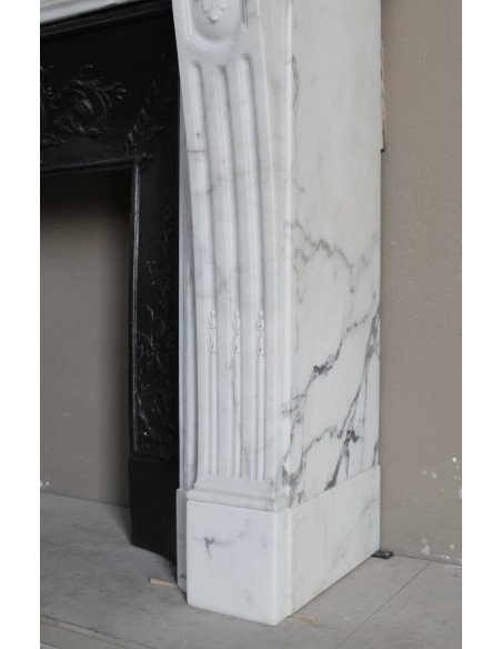 257 AG EXCEPTIONAL LOUIS XVI FIREPLACE MANTEL IN VEINED STATUARY CALACATTA MARBLE