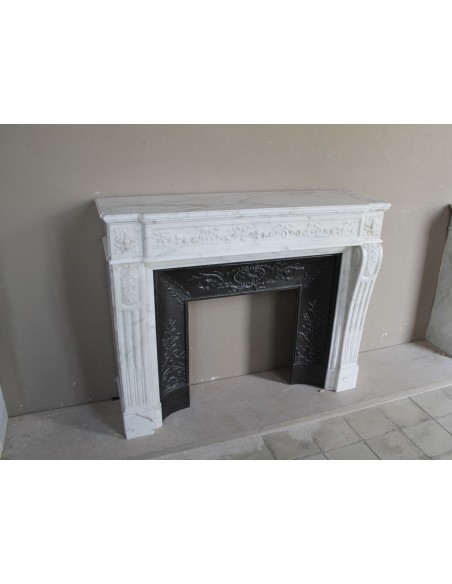 257 AG EXCEPTIONAL LOUIS XVI FIREPLACE MANTEL IN VEINED STATUARY CALACATTA MARBLE