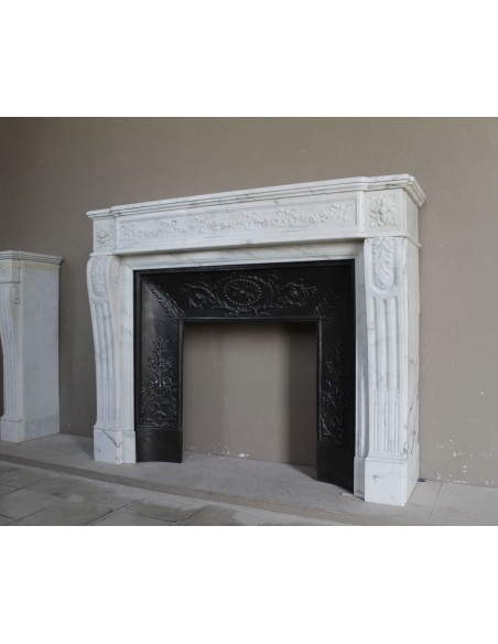 257 AG EXCEPTIONAL LOUIS XVI FIREPLACE MANTEL IN VEINED STATUARY CALACATTA MARBLE