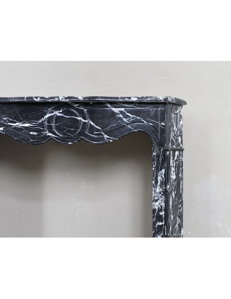078 ORIGINAL LOUIS XV "POMPADOUR PLAT" FIREPLACE MANTEL CARVED IN BLACK AND WHITE MARQUINIA MARBLE