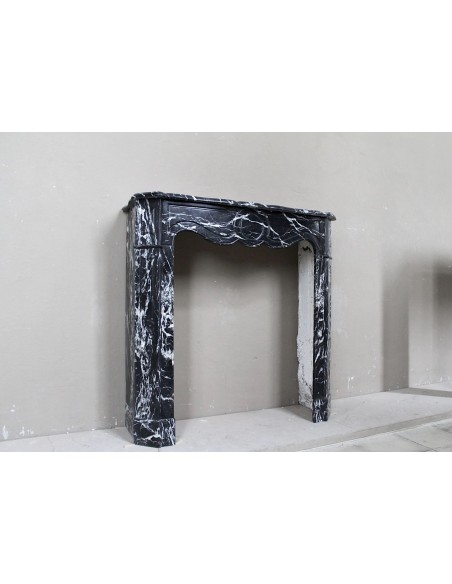 078 ORIGINAL LOUIS XV "POMPADOUR PLAT" FIREPLACE MANTEL CARVED IN BLACK AND WHITE MARQUINIA MARBLE