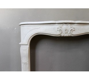 Antique fireplace carved in gilded stone, called “Pierre dorée,” of French origin and 19th century. 2