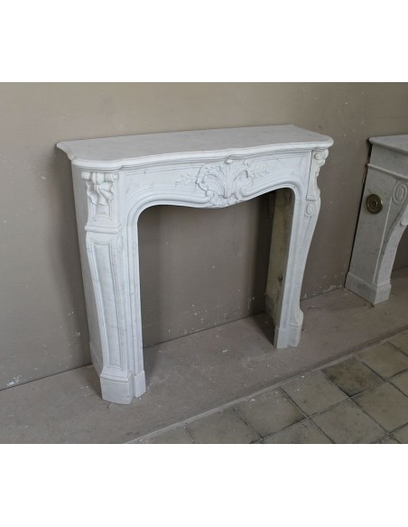 014 IMPORTANT VERY SMALL FLORAL LOUIS XV FIREPLACE MANTEL CARVED IN WHITE CARRARA "P" MARBLE