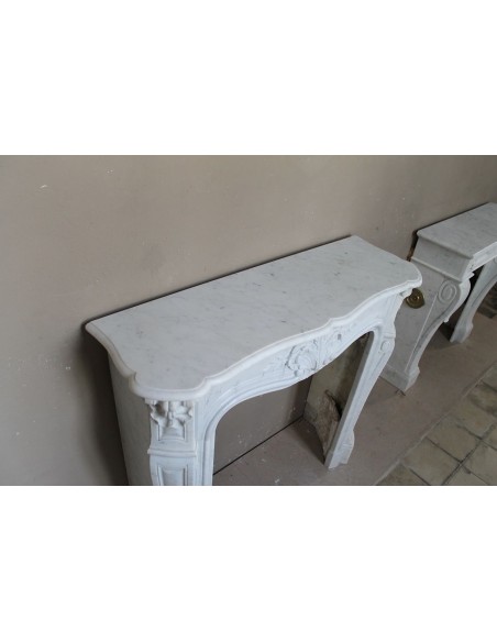 014 IMPORTANT VERY SMALL FLORAL LOUIS XV FIREPLACE MANTEL CARVED IN WHITE CARRARA "P" MARBLE