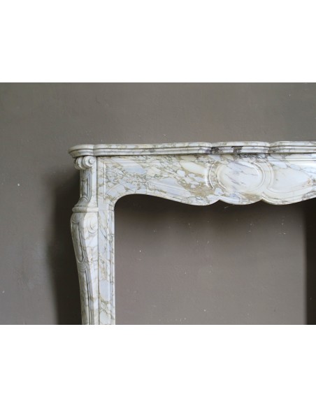008 ANTIQUE LOUIS XV "PIED GALBÉ" FIREPLACE MANTEL IN CALACATTA GOLD MARBLE