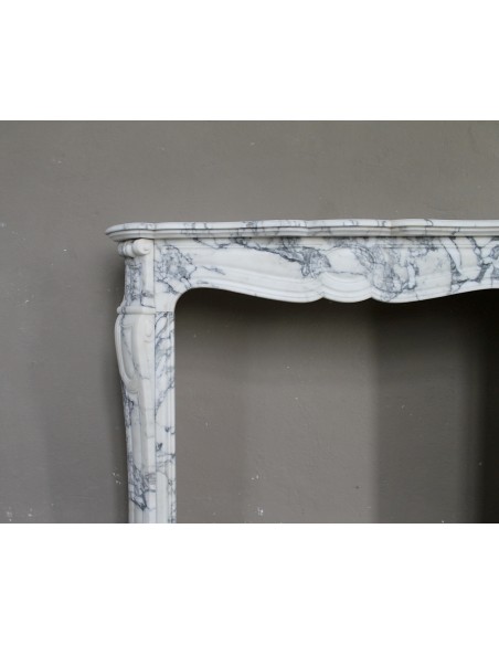 ANTIQUE LOUIS XV PIED GALBÉ FIREPLACE SURROUND IN ITALIAN WHITE VEINED ARABESCATO MARBLE