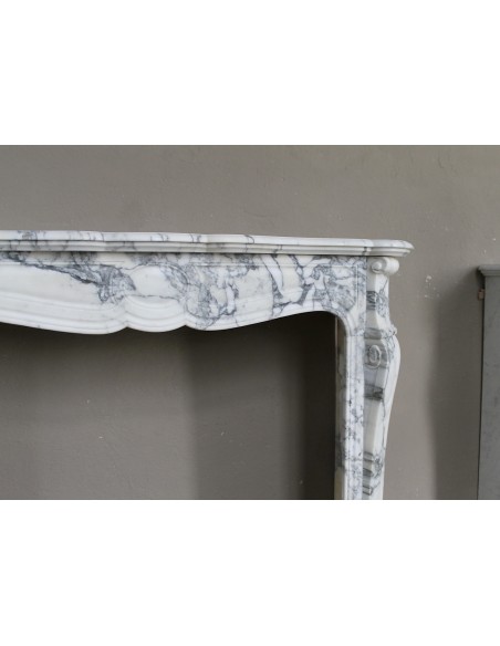 ANTIQUE LOUIS XV PIED GALBÉ FIREPLACE SURROUND IN ITALIAN WHITE VEINED ARABESCATO MARBLE