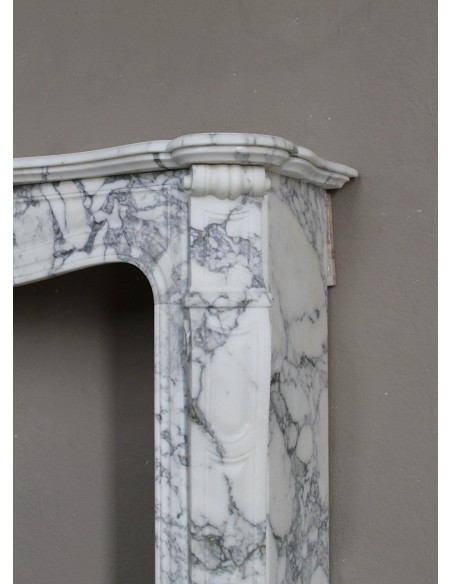 ANTIQUE LOUIS XV PIED GALBÉ FIREPLACE SURROUND IN ITALIAN WHITE VEINED ARABESCATO MARBLE