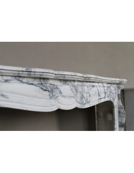 ANTIQUE LOUIS XV PIED GALBÉ FIREPLACE SURROUND IN ITALIAN WHITE VEINED ARABESCATO MARBLE