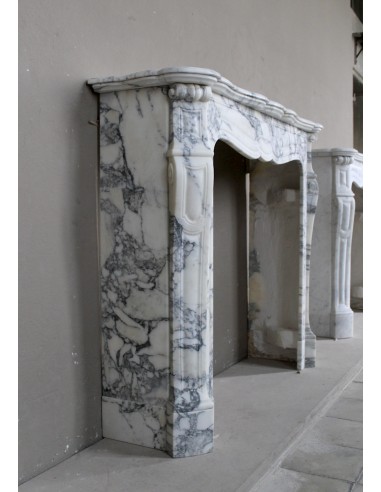 ANTIQUE LOUIS XV PIED GALBÉ FIREPLACE SURROUND IN ITALIAN WHITE VEINED ARABESCATO MARBLE