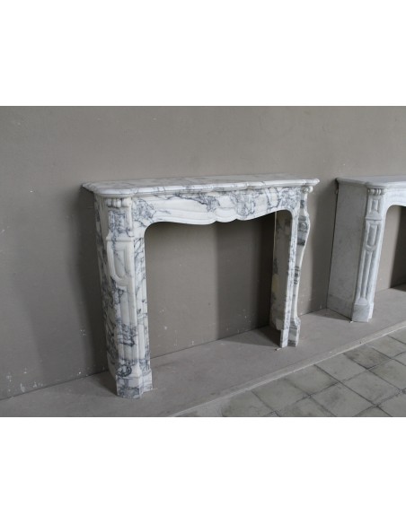 ANTIQUE LOUIS XV PIED GALBÉ FIREPLACE SURROUND IN ITALIAN WHITE VEINED ARABESCATO MARBLE