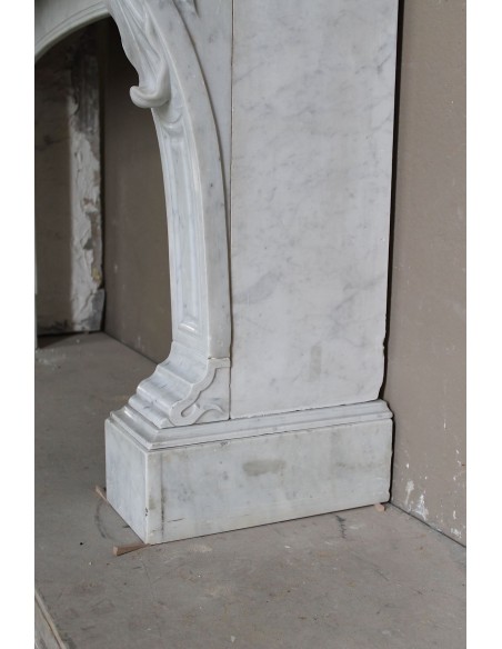 003 OCC ANTIQUE LOUIS PHILIPPE "PALMETTES" IN WHITE CARRARA MARBLE