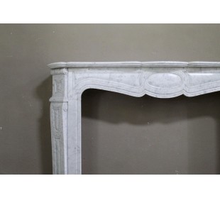 052 ORIGINAL ANTIQUE BAROQUE "PIED GALBÉ" FIREPALCE MANTEL SURROUND IN WHITE CARRARA MARBLE 2