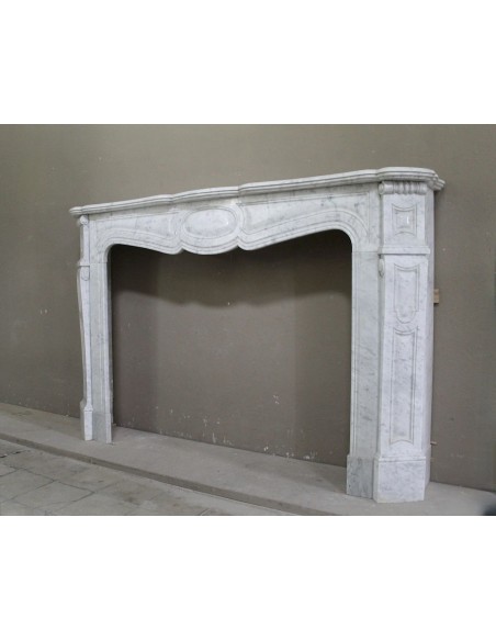 052 ORIGINAL ANTIQUE BAROQUE "PIED GALBÉ" FIREPLACE MANTEL IN WHITE CARRARA MARBLE