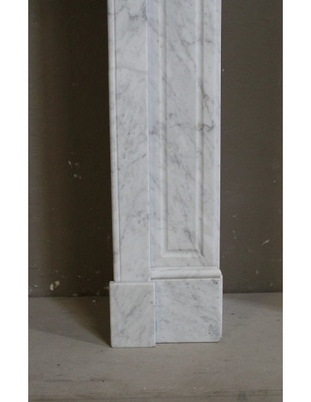 312 ANTIQUE LOUIS XIV "PARISIENNE" FIREPLACE MANTEL IN WHITE CARRARA MARBLE