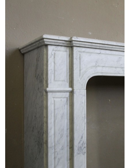 312 ANTIQUE LOUIS XIV "PARISIENNE" FIREPLACE MANTEL IN WHITE CARRARA MARBLE