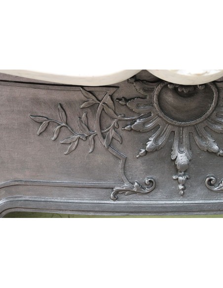 064 AG ANTIQUE LOUIS XV "TROIS GLANDS" FIREPLACE SURROUND IN WHITE CARRARA MARBLE WITH ITS ORIGINAL FLORAL CAST IRON INSER