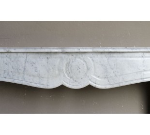Antique Pompadour fireplace in white Carrara marble, baroque-style, offered at a discounted price. 2