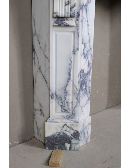 046 LOUIS XV “COEUR” FIREPLACE OF PROVENCAL STYLISM CARVED IN CHARMING BRÈCHE VIOLETTE MARBLE