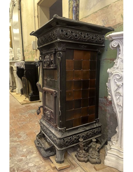 GH 001 CASTELMONTE CAST IRON AND MAJOLICA WOOD STOVE