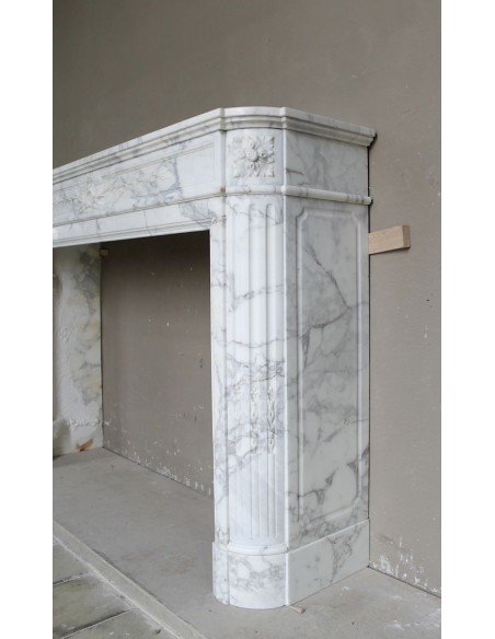 209 ANTIQUE NEOCLASSICAL "DÉMI-LUNE RAMEAU D'OLIVIER” FIREPLACE MANTEL IN VEINED ARABESCATO CARRARA MARBLE