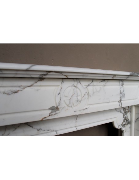 408 LOUIS PHILIPPE "PALMETTES AMÉLIORÉ" FIREPLACE CARVED IN STUNNING ITALIAN ARABESCATO STATUARY MARBLE