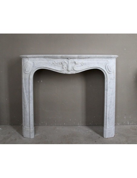 Antique Art Nouveau style fireplace mantel carved in white Carrara marble from the famous architect Majorelle.