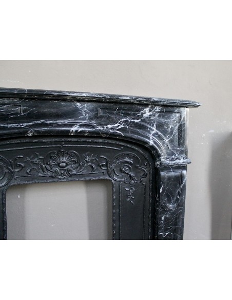 313 ANTIQUE LOUIS XIV “BOUDIN ARRONDI” FIREPLACE MANTEL PROVIDED WITH ITS ORIGINAL CAST IRON INSERT