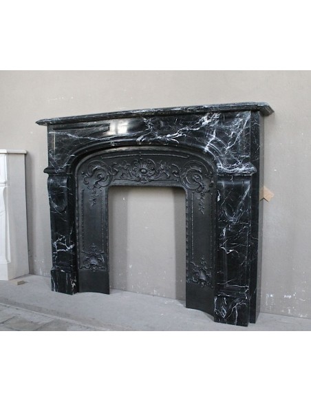 313 ANTIQUE LOUIS XIV “BOUDIN ARRONDI” FIREPLACE MANTEL PROVIDED WITH ITS ORIGINAL CAST IRON INSERT