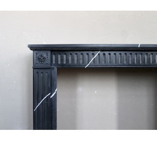 Neoclassical “Deux Roses” fireplace mantel carved in Black Marquinia marble with white veins, a true little gem. 2