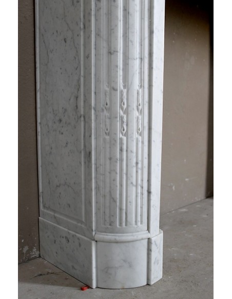 253 LOVELY ANTIQUE LOUIS XVI “DÉMI-LUNE MARGUERITE” FIREPLACE MANTEL IN WHITE CARRARA MARBLE